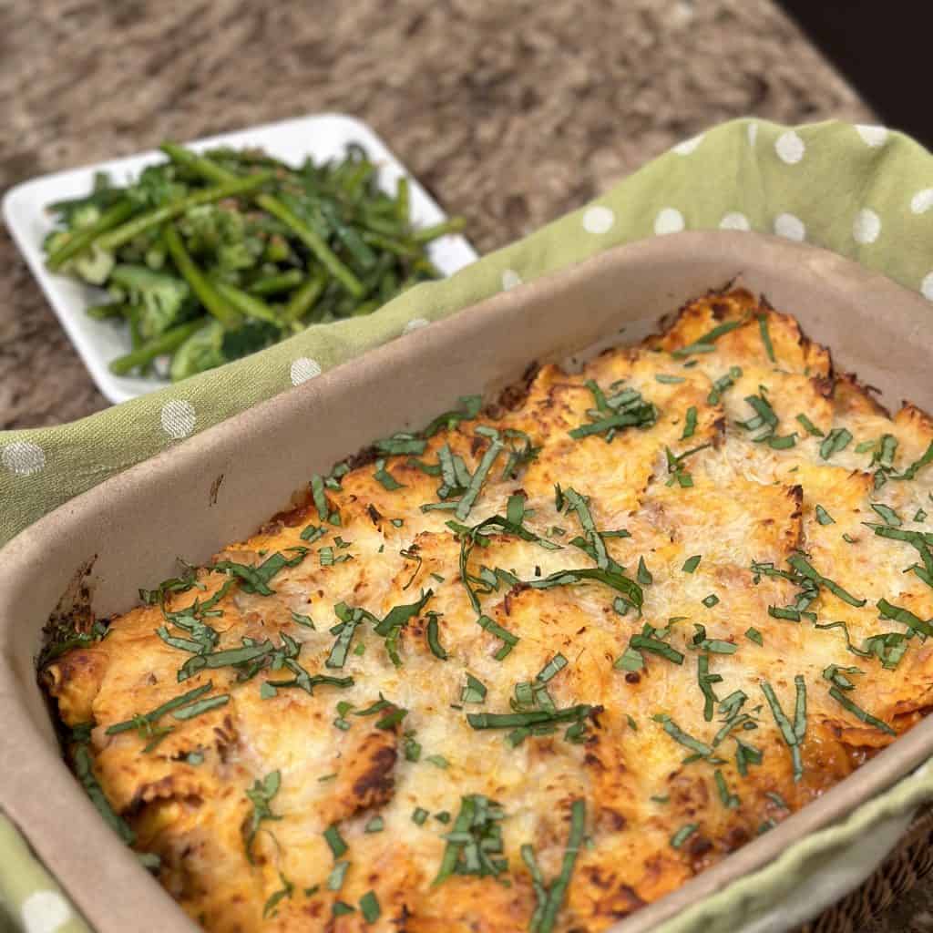 a pan of baked ravioli