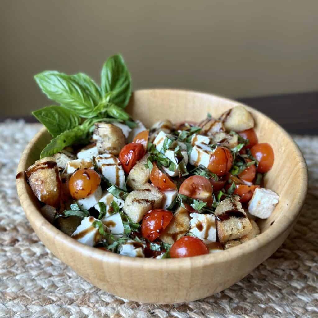 A bowl of caprese salad.